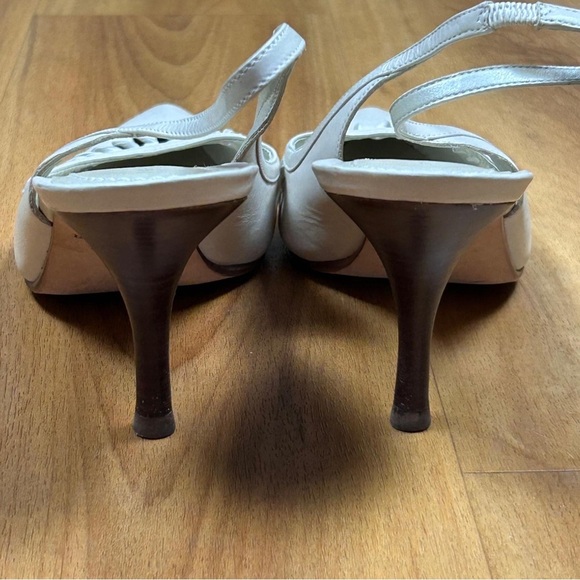 Ann Taylor Cream Slingback Heels with Pleated Design - Picture 7 of 9